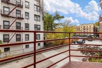 119-40 Metropolitan Ave in Queens, NY - Building Photo - Building Photo