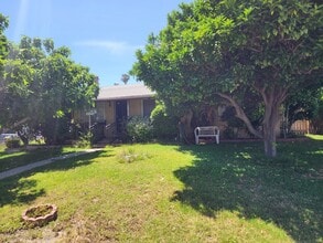 14345 Chase St in Panorama City, CA - Foto de edificio - Building Photo