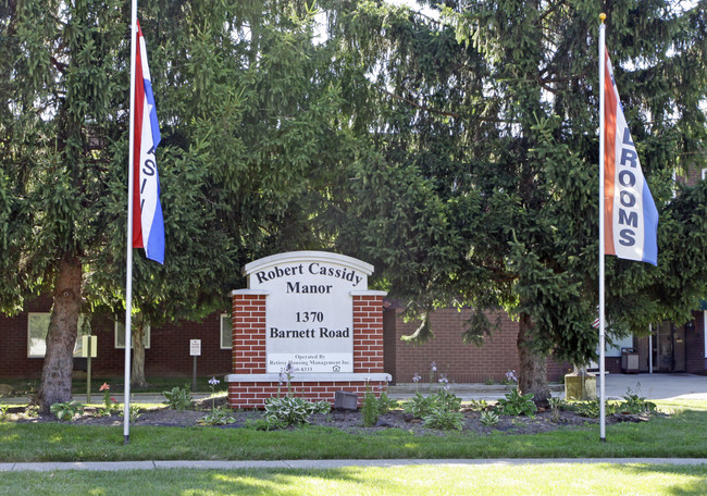 Robert A Cassidy Manor Apartments in Columbus, OH - Foto de edificio - Building Photo