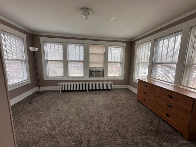 109 E Stewart Rd in Columbia, MO - Foto de edificio - Building Photo