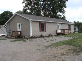 5298 Euclid Ave in Buchtel, OH - Building Photo