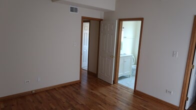 1430 N Bosworth Ave, Unit 2 in Chicago, IL - Building Photo - Building Photo