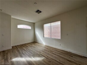 8519 Peaceful Dreams St in Las Vegas, NV - Building Photo - Building Photo