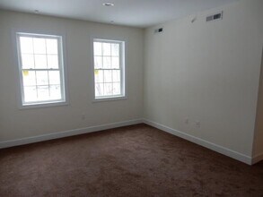 112 39th St, Unit 1 in Union City, NJ - Building Photo - Building Photo