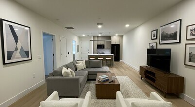 411 N Akard St, Unit 639 in Dallas, TX - Building Photo - Building Photo