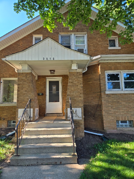 3518 57th St in Kenosha, WI - Foto de edificio