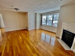 93 W Emerson St in Melrose, MA - Building Photo - Building Photo