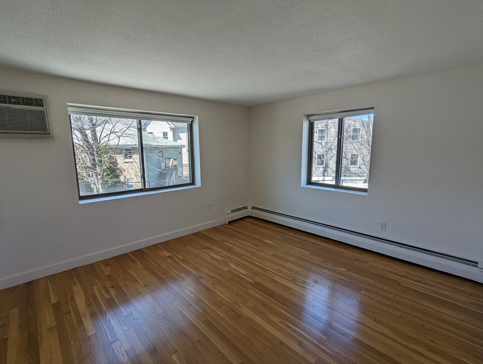 176 W Wyoming Ave, Unit #22 in Melrose, MA - Building Photo