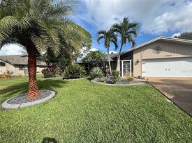 4959 Southern Wood Dr in Sarasota, FL - Building Photo