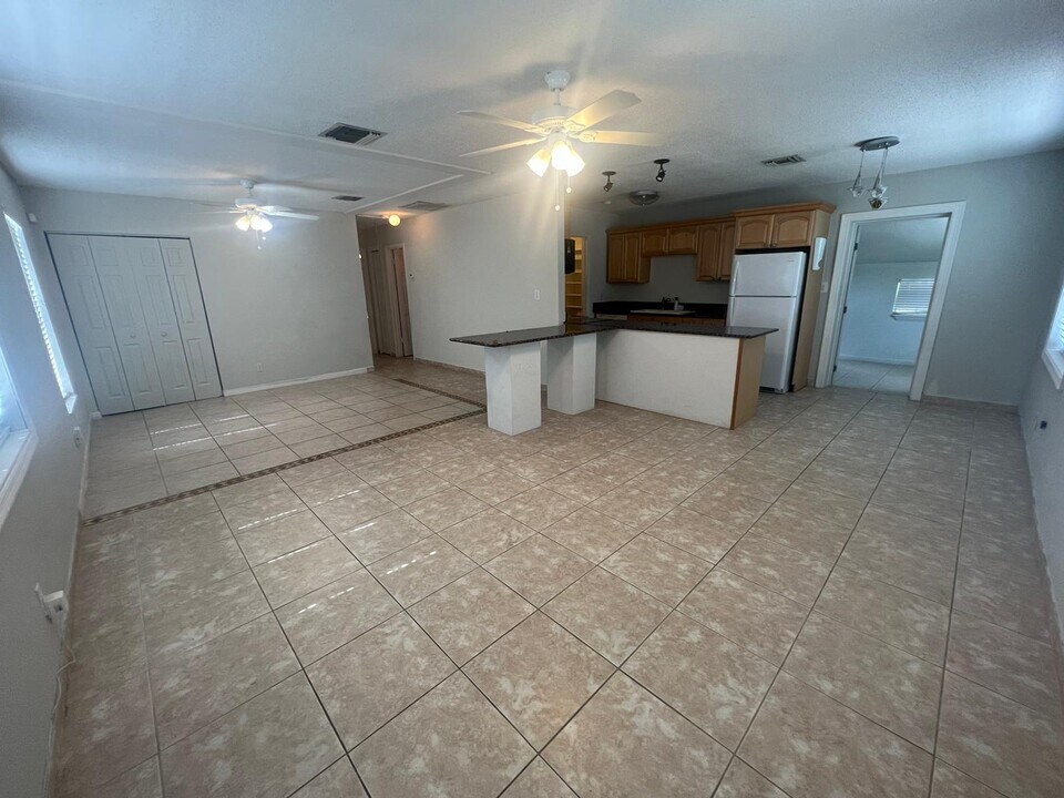 1012 Pottawatomie St in Jupiter, FL - Building Photo