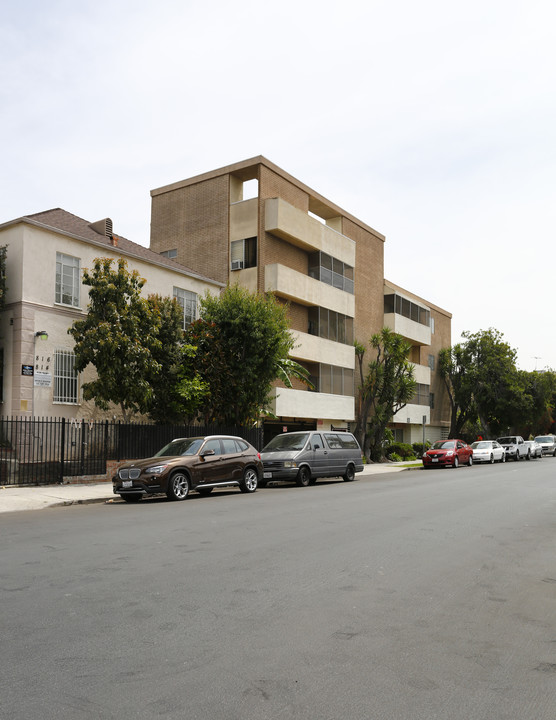 820 S Kingsley Dr in Los Angeles, CA - Foto de edificio