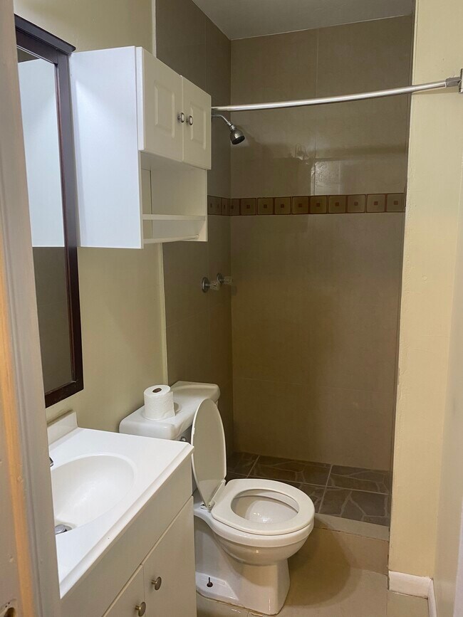 1809 Dixianna St in Hollywood, FL - Building Photo - Building Photo