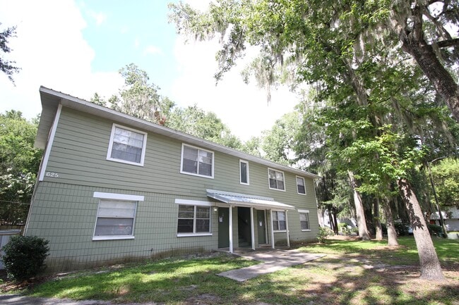 property at 625 SW 11th Ln