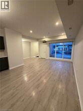 114 Seabrook Dr in Kitchener, ON - Building Photo - Building Photo