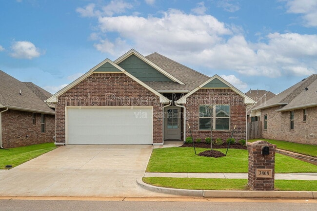 property at 3806 Palmetto Trail