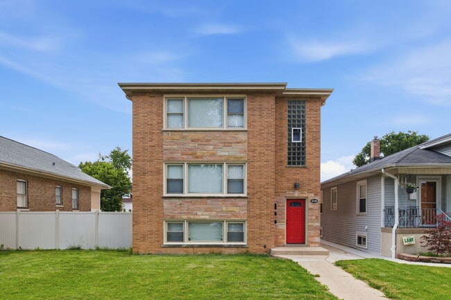 2726 N Nordica Ave, Unit 3