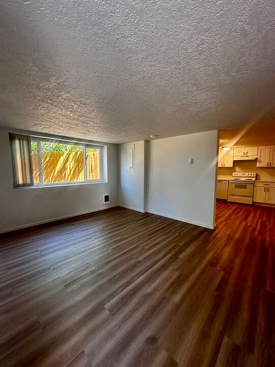 4523 SW Luradel St in Portland, OR - Building Photo