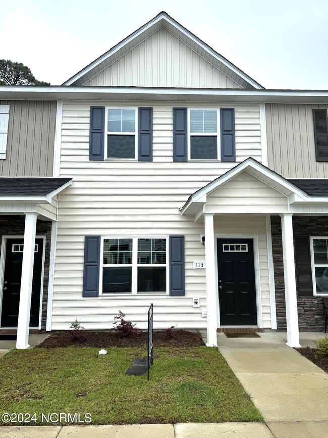 property at 113 Jaydn Dr E