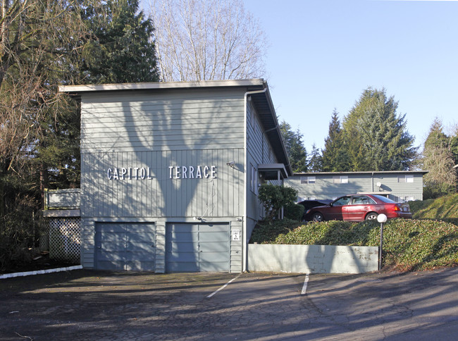 Capitol Terrace in Portland, OR - Foto de edificio - Building Photo