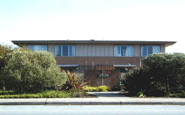 2525 S Norfolk St in San Mateo, CA - Building Photo - Building Photo