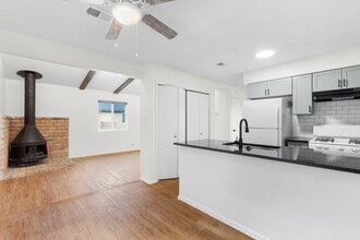 1118-1120 Hazelton St in San Marcos, TX - Building Photo - Building Photo