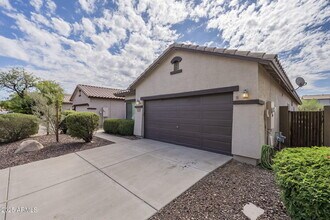 40035 N Patriot Way in Anthem, AZ - Building Photo - Building Photo