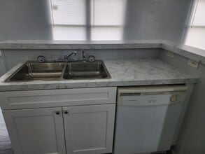 1308 N Avenue J in Portales, NM - Building Photo - Building Photo