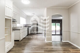 620 Glen Crest Dr in Fairfield, AL - Foto de edificio - Building Photo