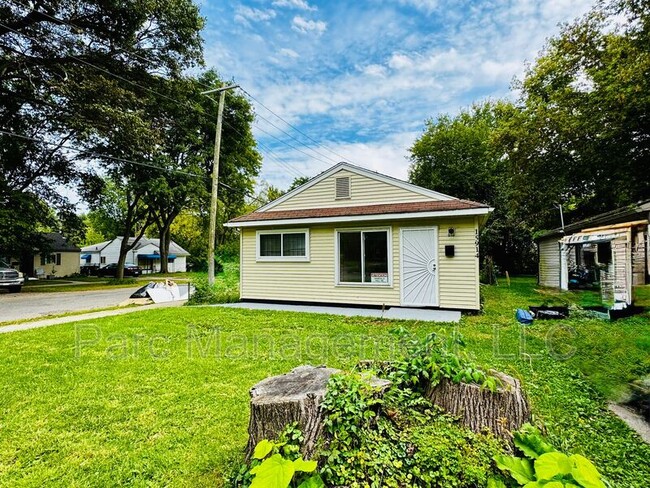 property at 15914 Dacosta St