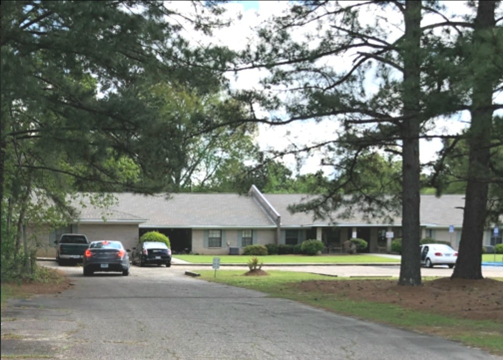 Southern Manor Apartments in Columbia, MS - Foto de edificio