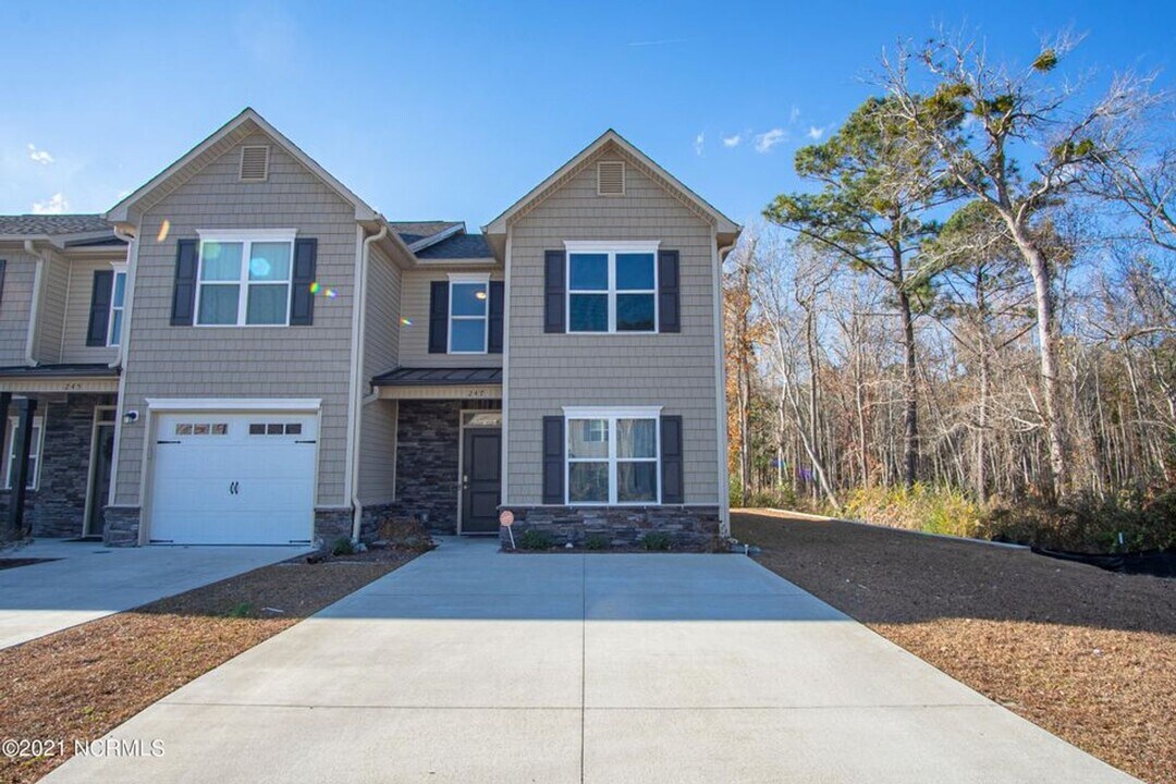 247 Boyington Pl Rd in Midway Park, NC - Building Photo