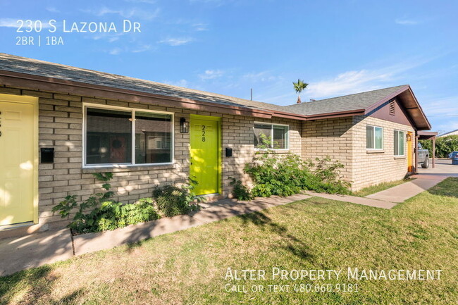 230 S Lazona Dr in Mesa, AZ - Foto de edificio - Building Photo