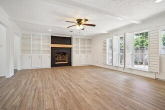5503 Oakhaven Ln in Houston, TX - Building Photo - Building Photo
