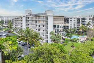 Palm Beach Harbour Club in Palm Beach, FL - Building Photo - Building Photo