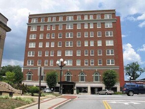 Thunderbird in Anderson, SC - Building Photo - Interior Photo