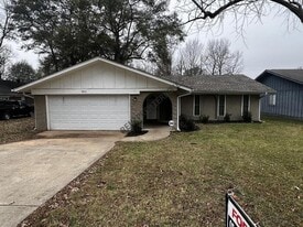 8403 Woodview Dr E in Sherwood, AR - Building Photo