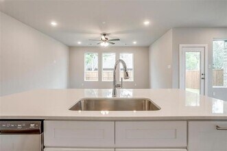 4525 Hogan's Alley Dr in Arlington, TX - Building Photo - Building Photo