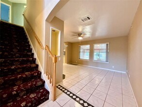 13720 Greinert Dr in Pflugerville, TX - Foto de edificio - Building Photo