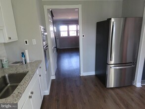 3207 Fairdale Rd in Philadelphia, PA - Building Photo - Building Photo