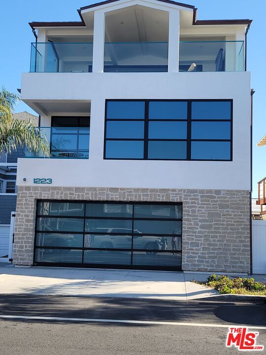 1223 E Balboa Blvd in Newport Beach, CA - Building Photo - Building Photo