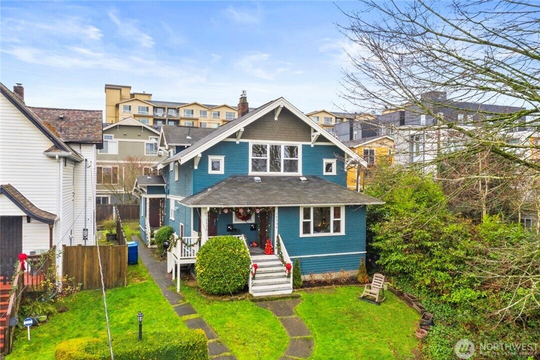 1735 24th Ave in Seattle, WA - Building Photo