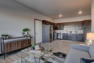 5626 W 32nd St, Unit 5618 w 32nd St in Joplin, MO - Building Photo