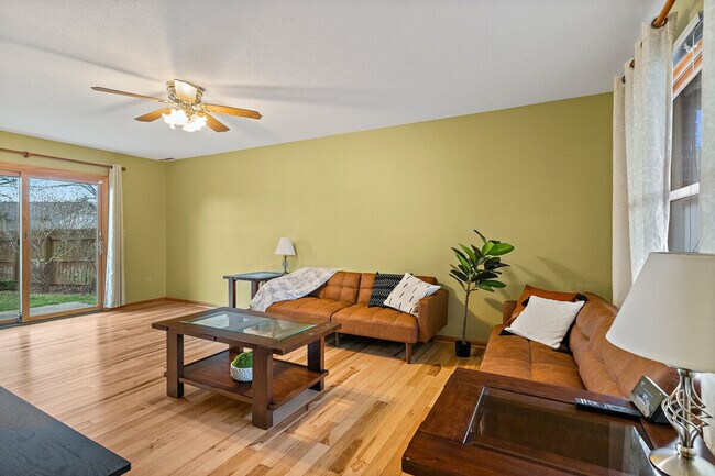 2422 Cedar Crest Dr in Columbus, IN - Building Photo - Building Photo