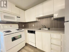 588-588 Broughton St in Vancouver, BC - Building Photo - Building Photo