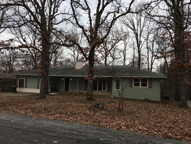 2004 W Berry St in Fayetteville, AR - Building Photo - Building Photo