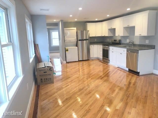 21 Ashland St-Unit -Apt 2 in Malden, MA - Foto de edificio