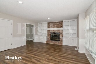 1432 E Sheridan Bridge Ln in Olathe, KS - Building Photo - Building Photo