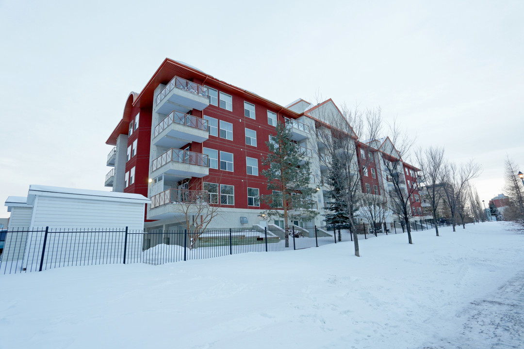 Lions Village Railtown in Edmonton, AB - Building Photo