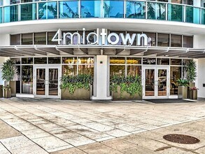 3301 NE 1st Ave, Unit H2706 in Miami, FL - Building Photo - Building Photo