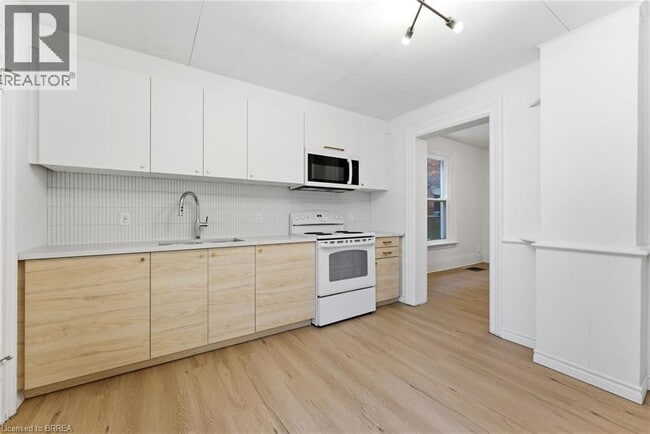 property at 176 Darling St